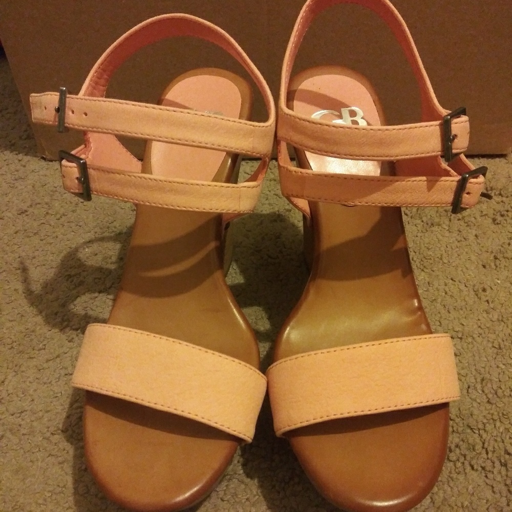 Coral chuncky heels